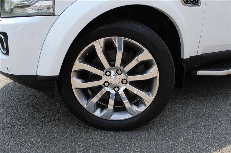 Used 2015 Land Rover LR4 HSE LUX AWD/4WD image 9