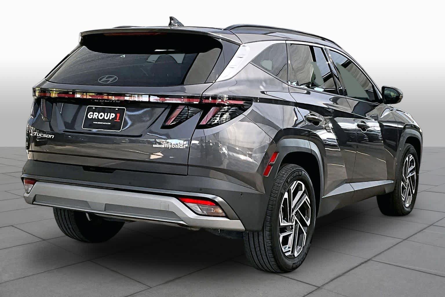 Used 2025 Hyundai Tucson Limited AWD/4WD image 13