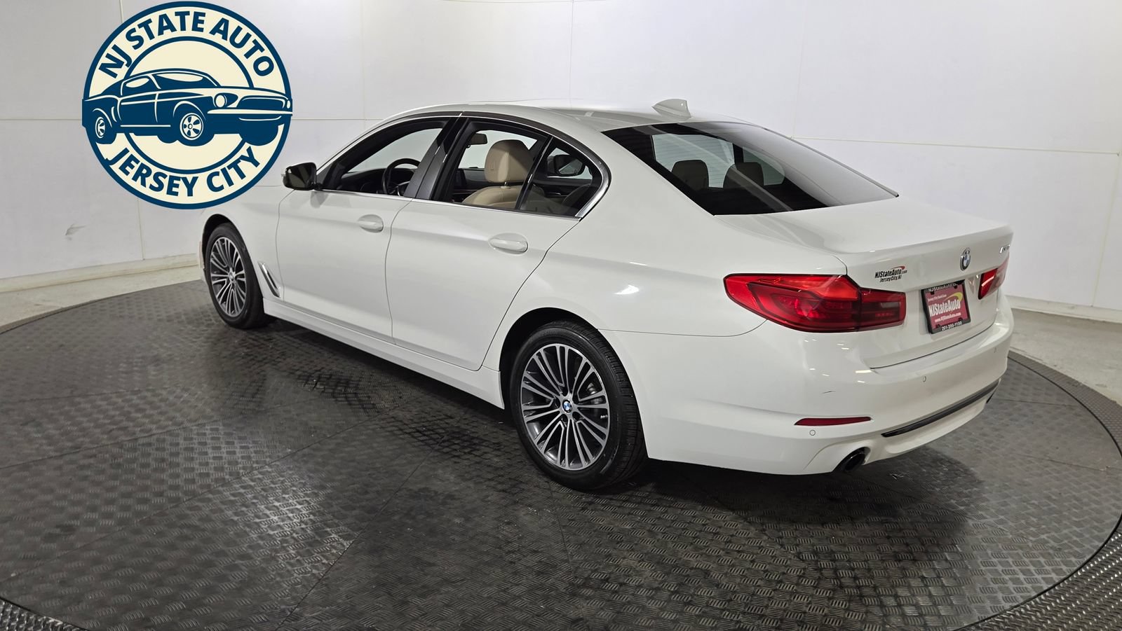 Used 2020 BMW 530i w/ Convenience Package RWD image 3