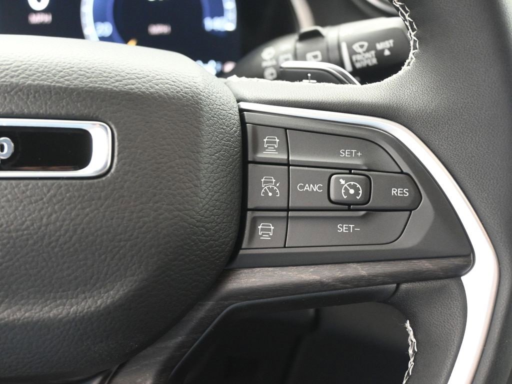 New 2025 Jeep Grand Cherokee L Limited w/ Black Appearance Package image 23