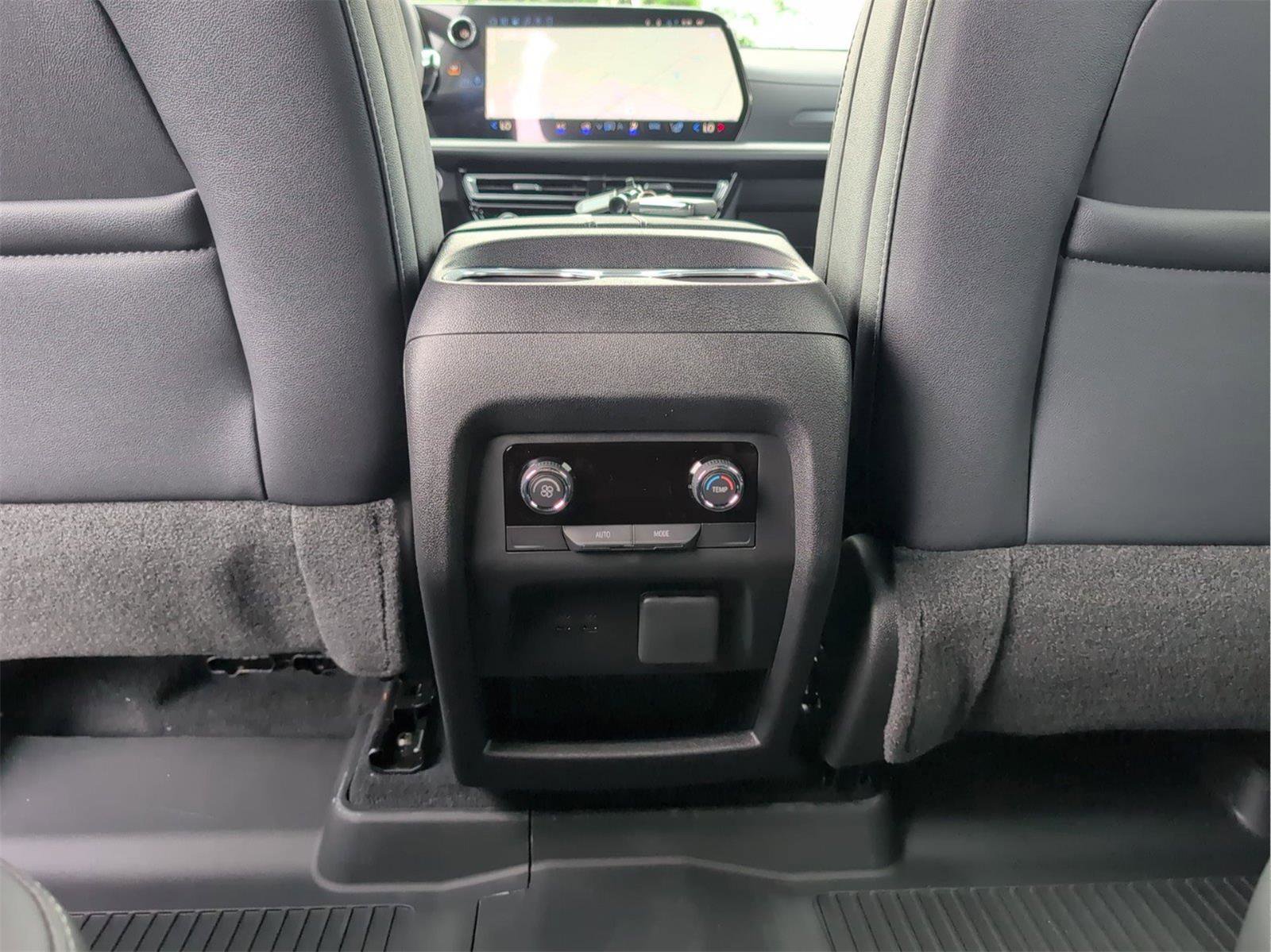 New 2026 Chevrolet Traverse LT w/ Sun and Wheel Package image 19
