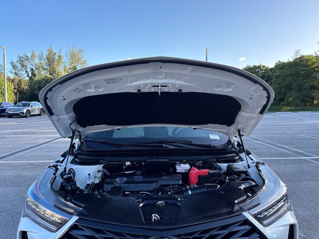 Used 2025 Acura RDX SH-AWD image 11