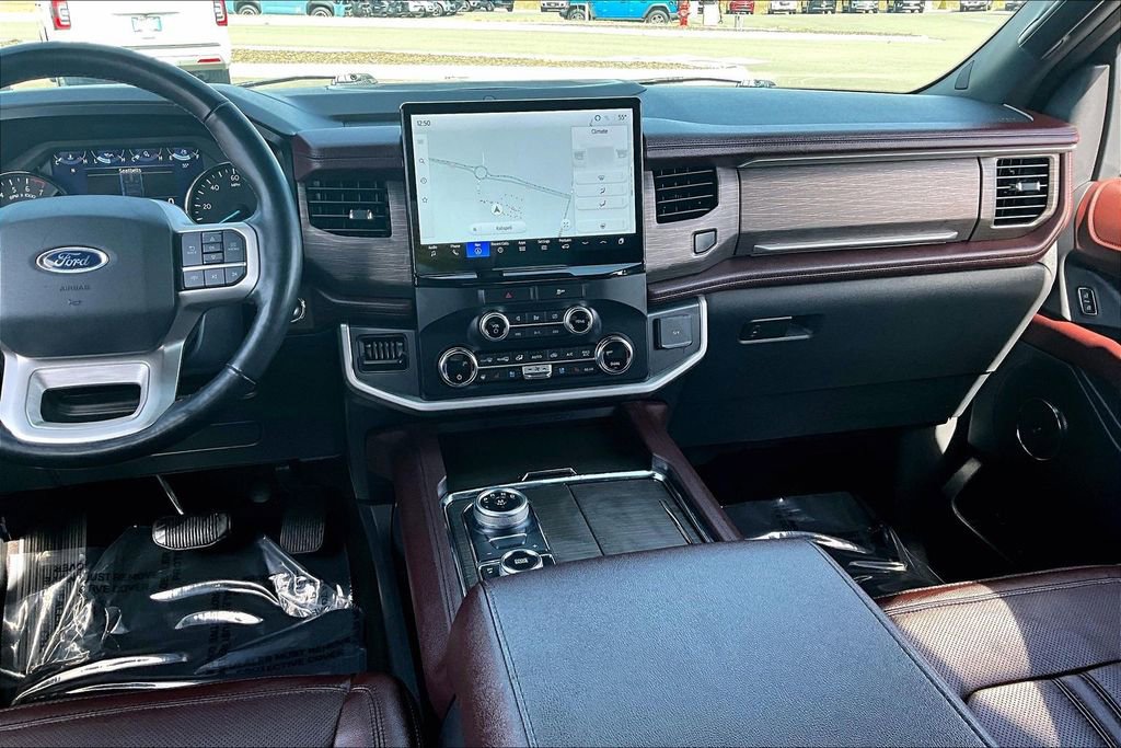 Used 2022 Ford Expedition Limited image 6