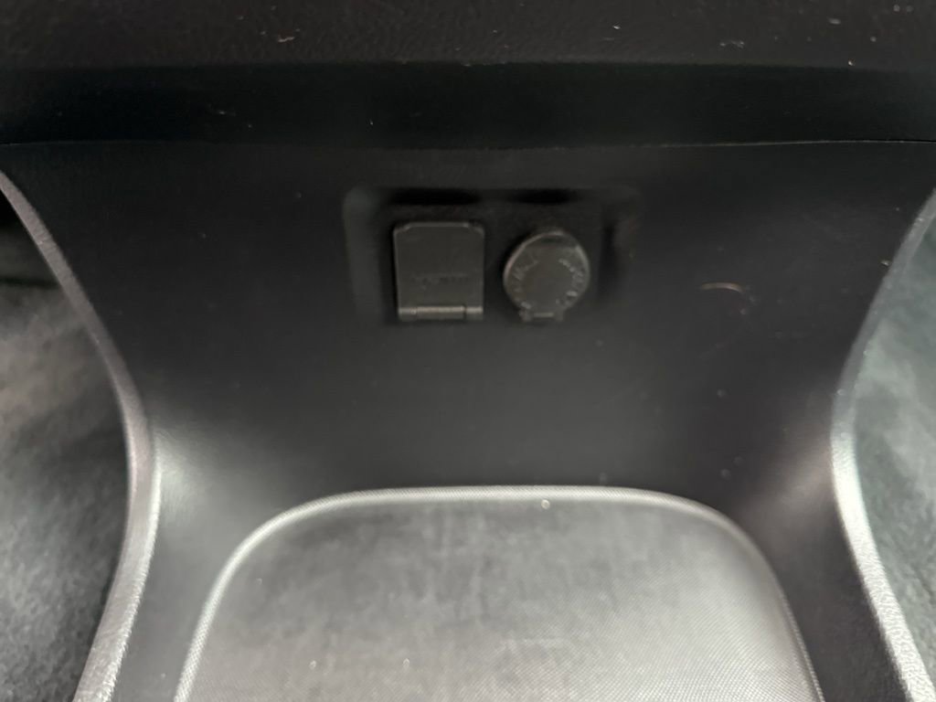 Used 2020 Toyota Sienna Limited Premium w/ Carpet Mat Package image 18