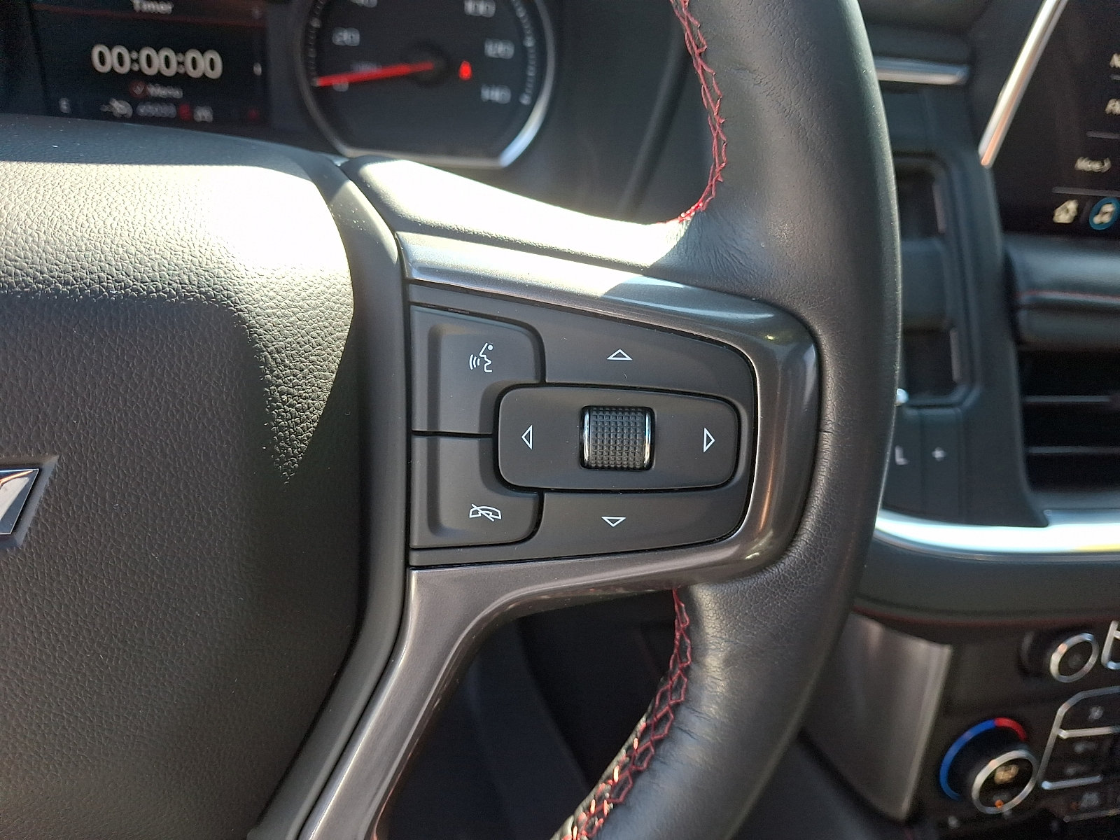 Used 2021 Chevrolet Suburban RST w/ Luxury Package AWD/4WD image 23