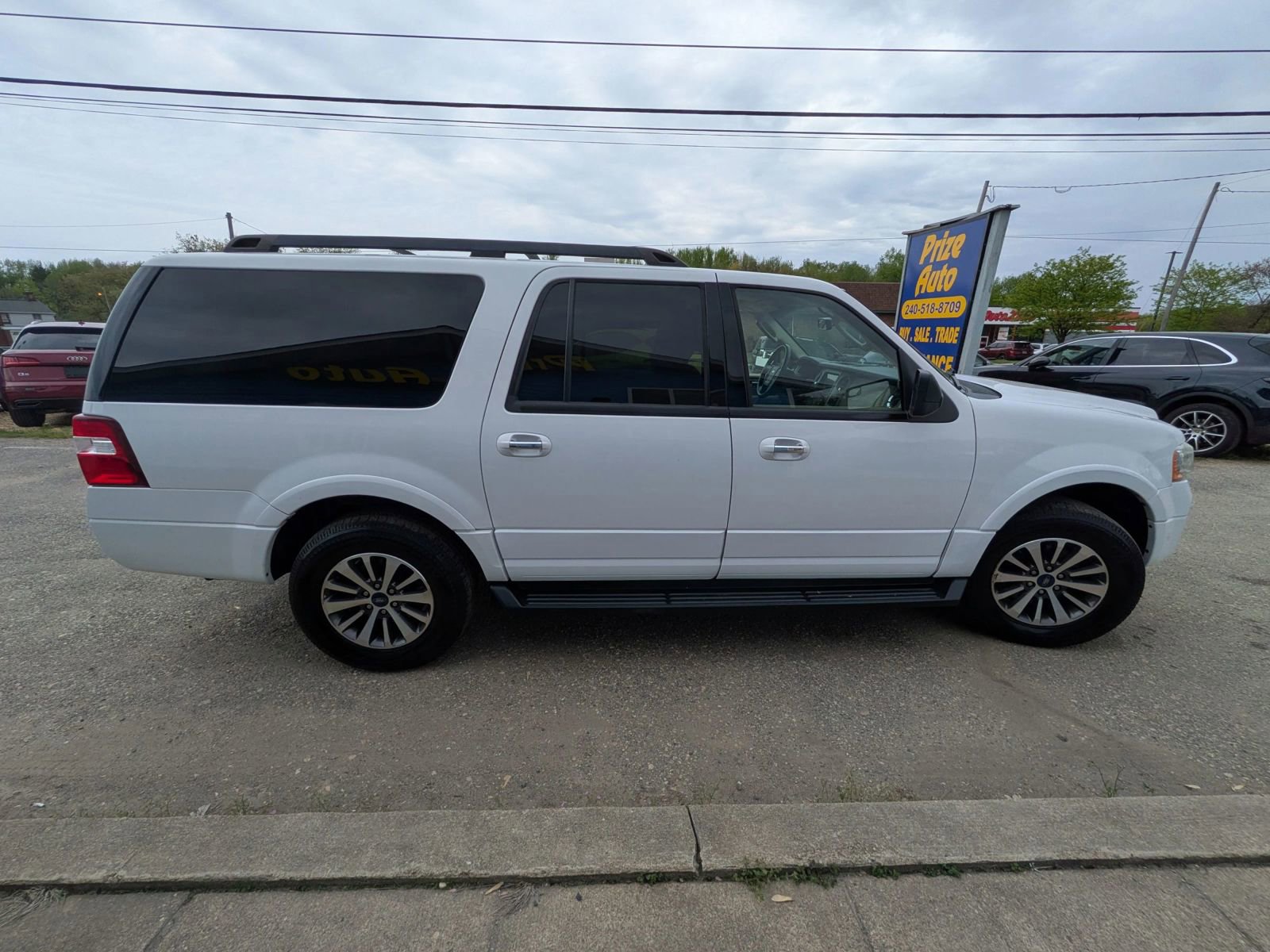 Used 2017 Ford Expedition EL XLT w/ Equipment Group 202A image 7