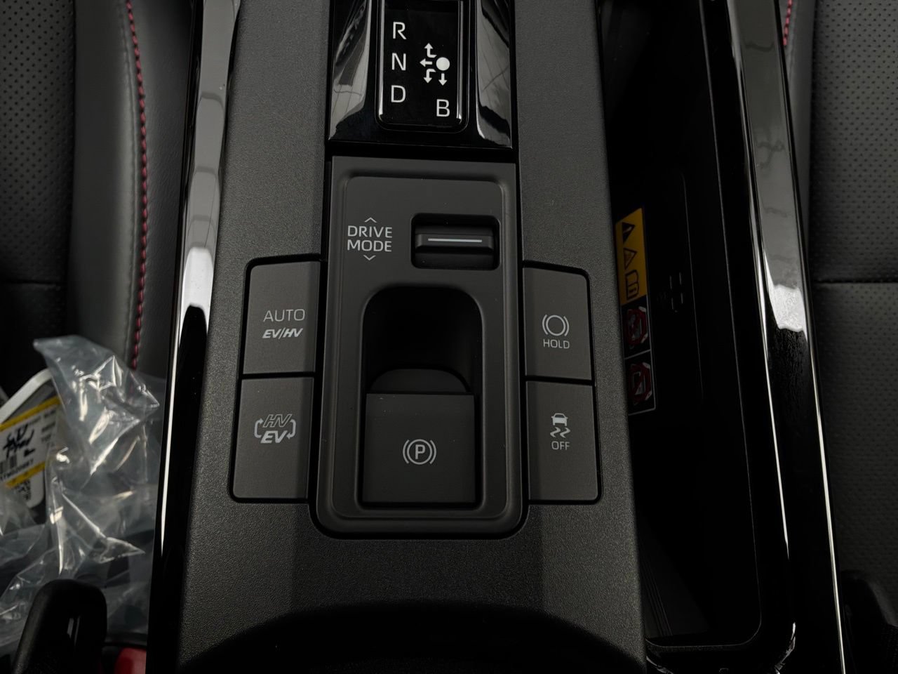 New 2026 Toyota Prius Plug-In Hybrid FWD image 19