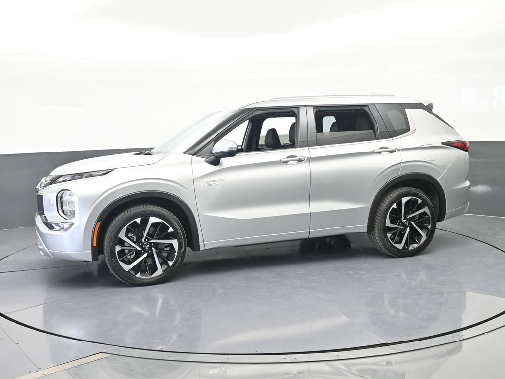 New 2025 Mitsubishi Outlander SEL image 2