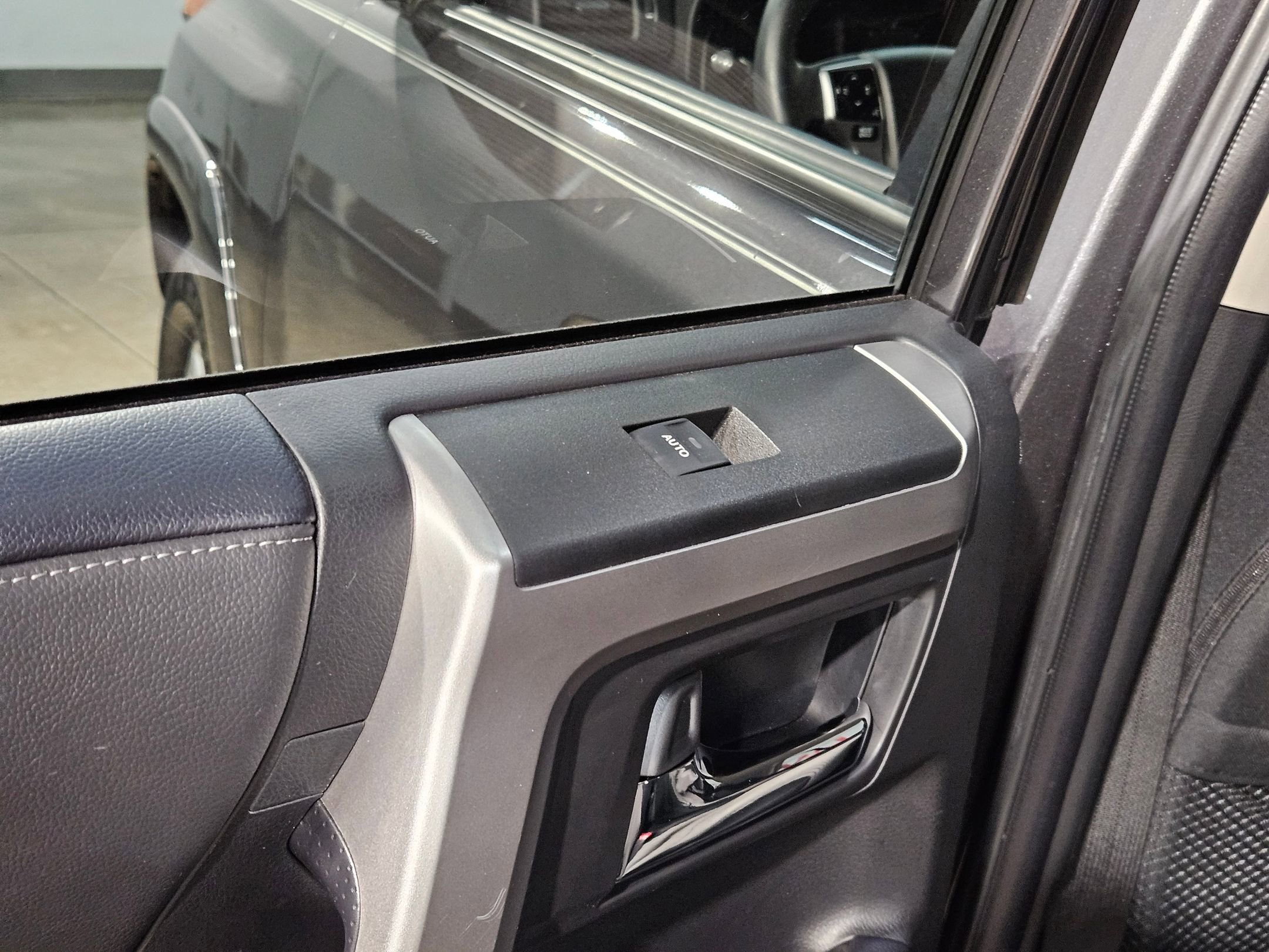 Used 2022 Toyota 4Runner SR5 RWD image 33