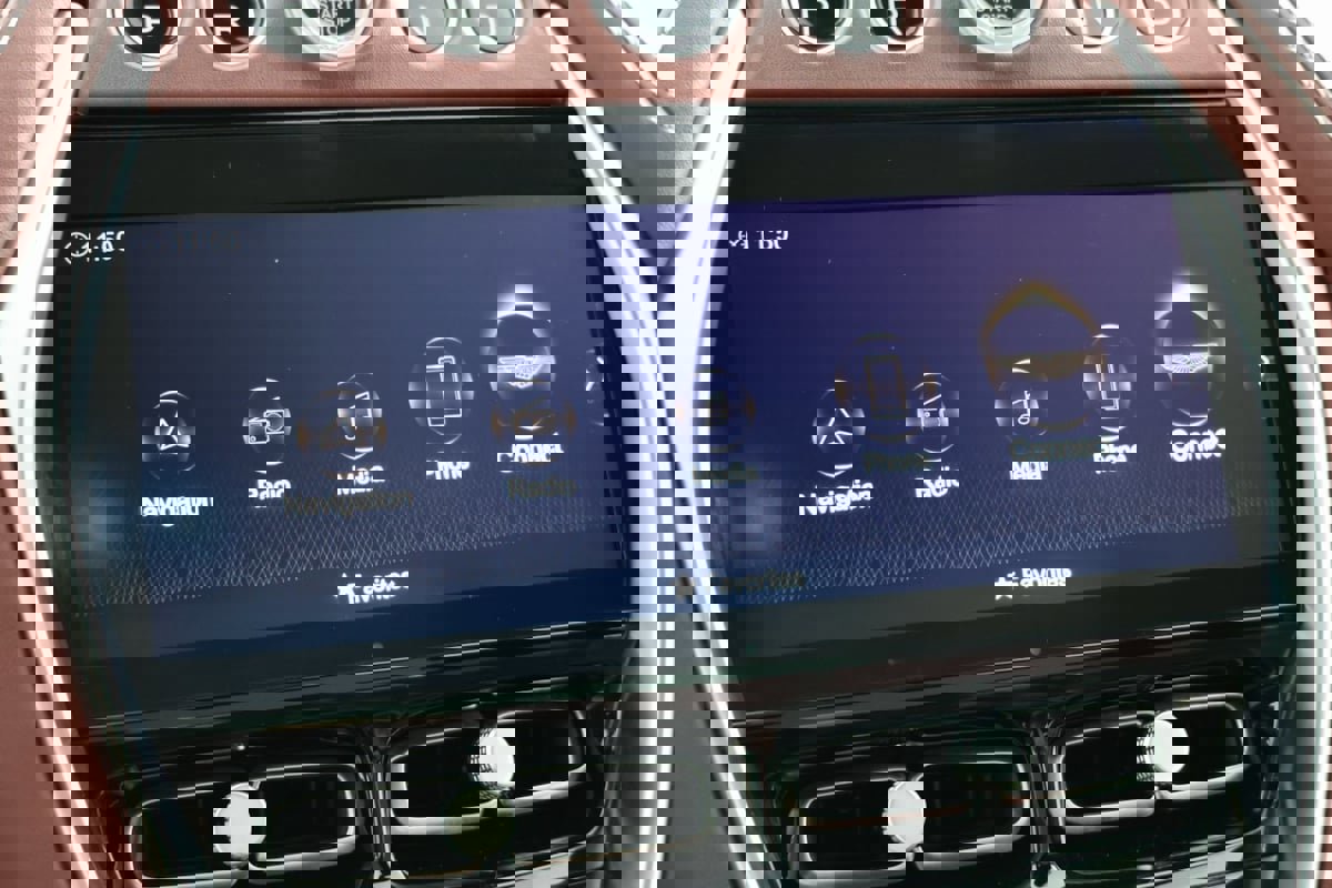 Used 2021 Aston Martin DBX image 48