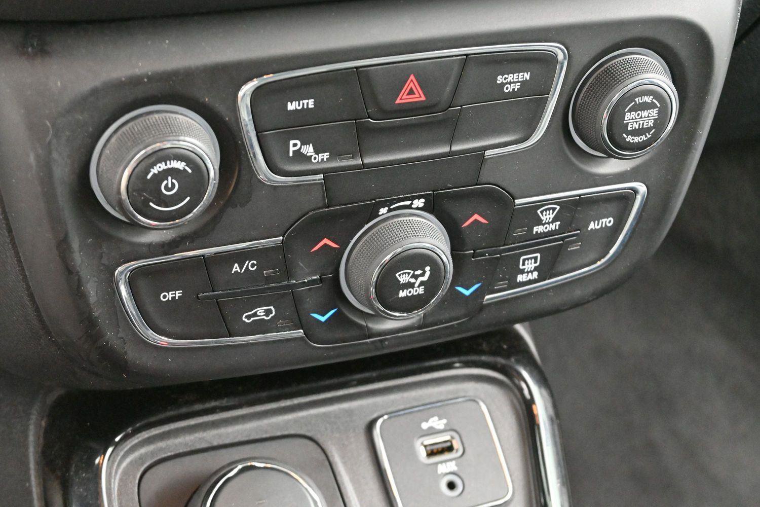 Used 2018 Jeep Compass Latitude w/ Popular Equipment Group AWD/4WD image 21