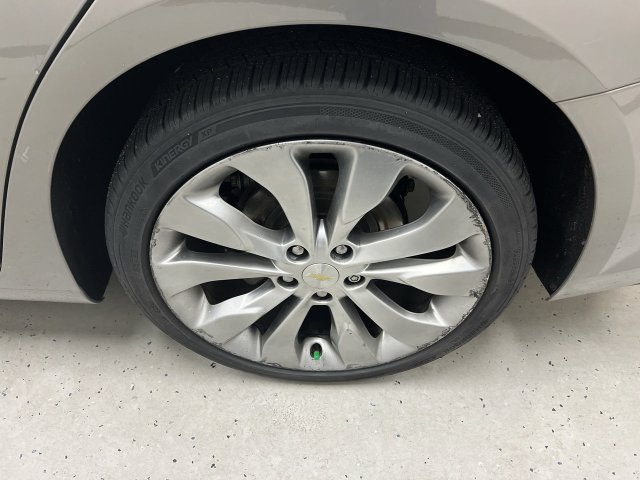 Used 2017 Chevrolet Malibu Premier w/ Premier Sun and Wheel Package FWD image 34