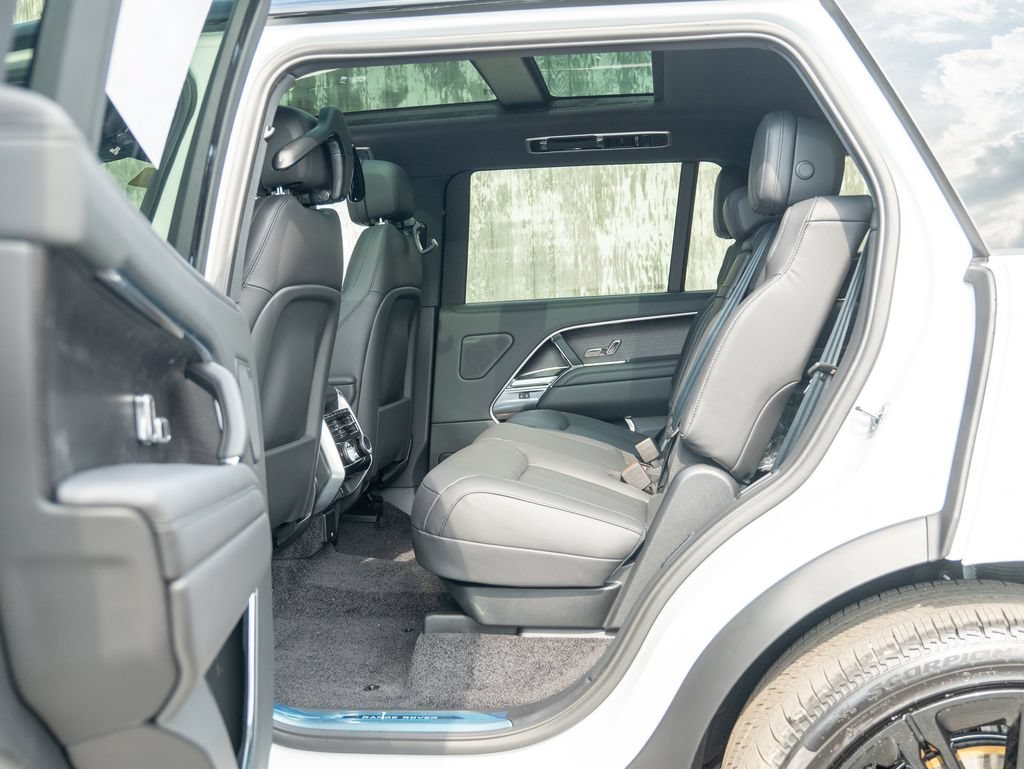 New 2026 Land Rover Range Rover Long Wheelbase SE AWD/4WD image 20