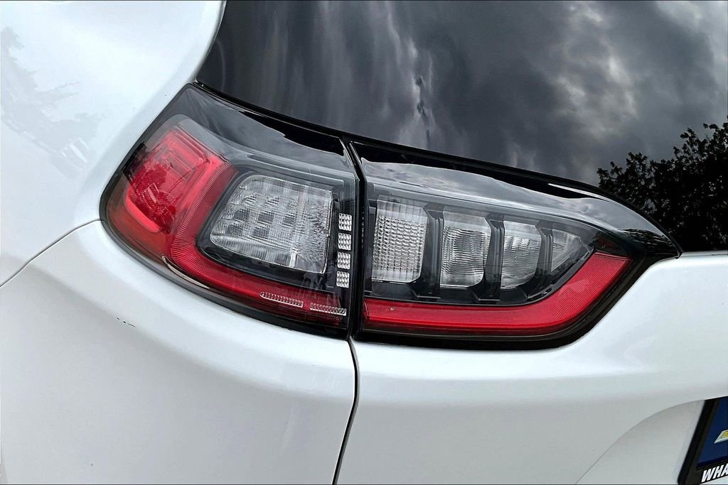 Used 2022 Jeep Cherokee Latitude Lux w/ Sun & Sound Group FWD image 24