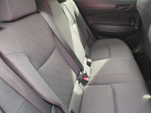 Used 2022 Toyota Corolla Cross LE AWD/4WD image 30