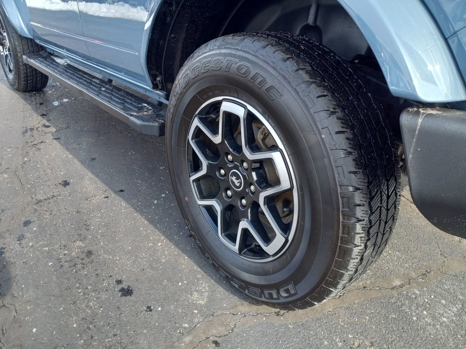 Used 2023 Ford Bronco Outer Banks image 9