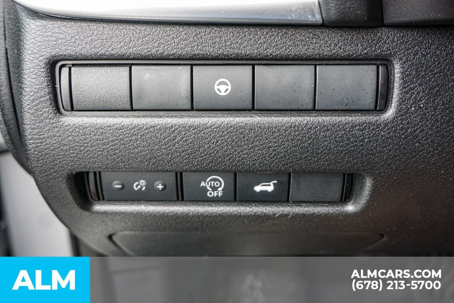 Used 2024 Nissan Rogue SV FWD image 44