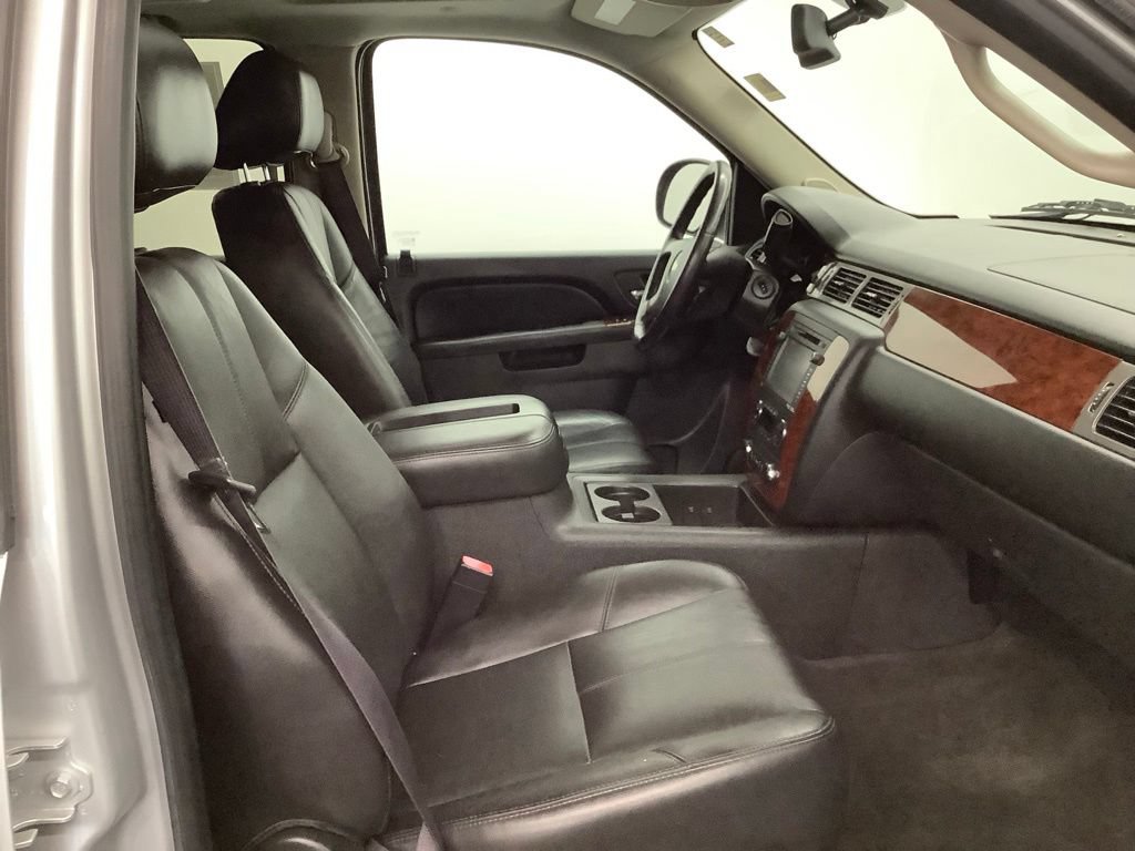 Used 2012 Chevrolet Avalanche LT AWD/4WD image 30