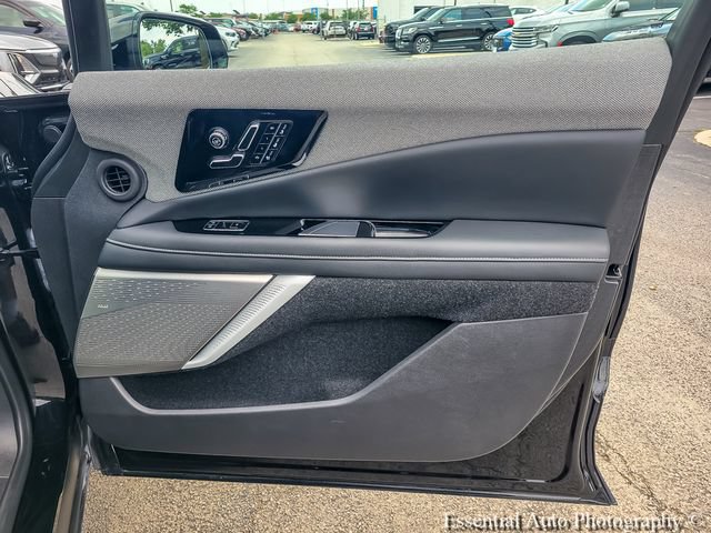 Certified 2025 Cadillac Optiq Luxury 2 w/ LPO, Floor Liner Package AWD/4WD image 35