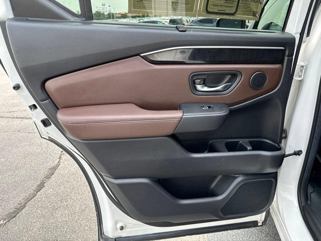 Used 2025 Honda Pilot Elite image 36