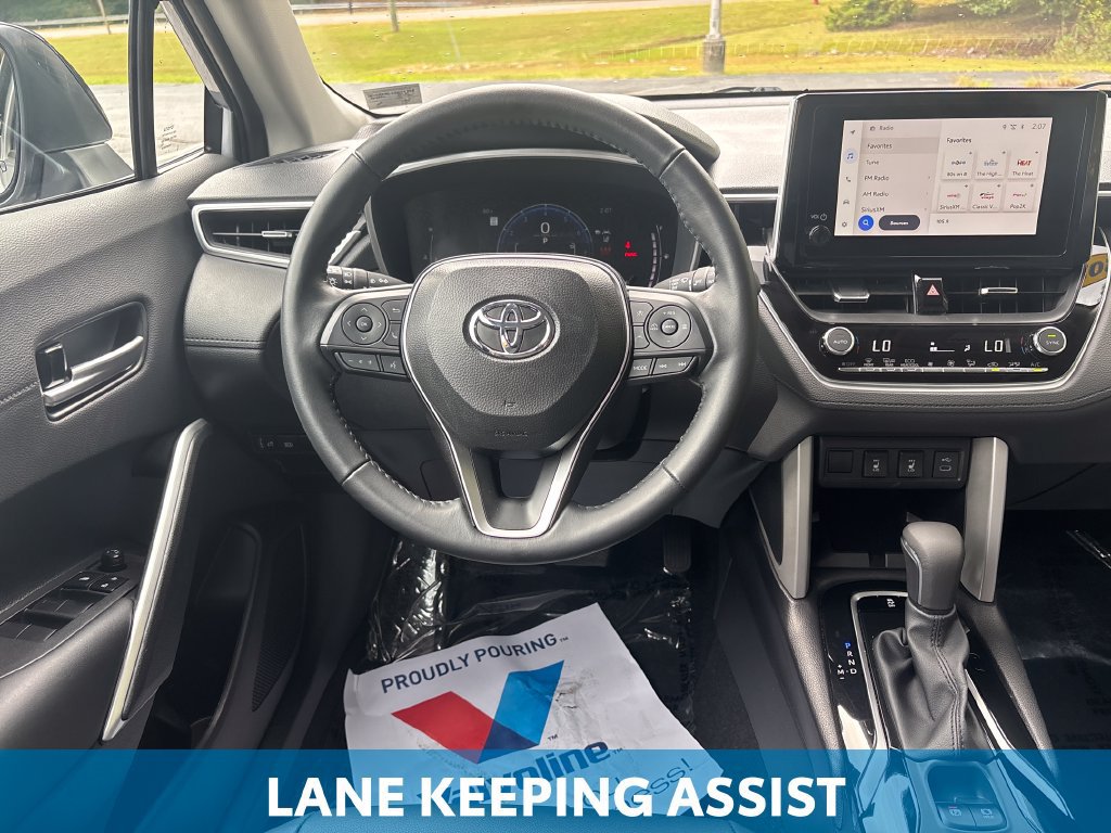 Used 2025 Toyota Corolla Cross XLE FWD image 18