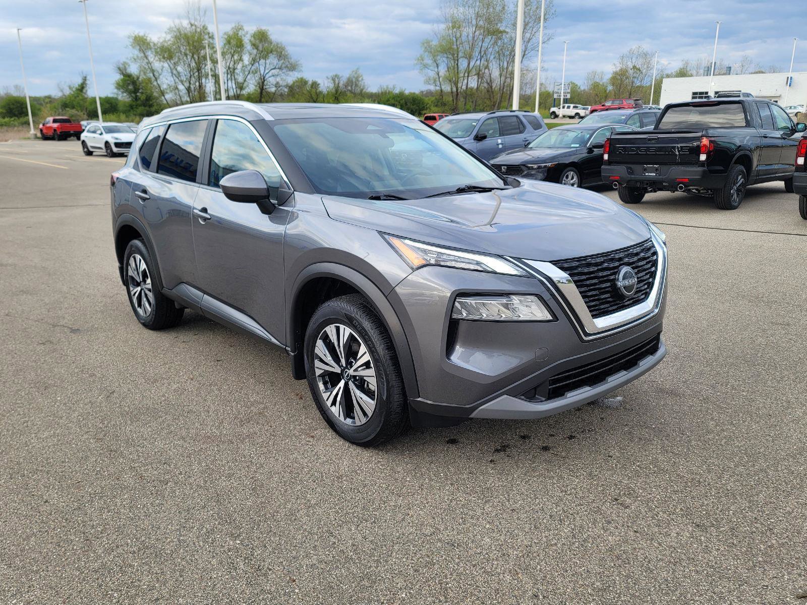 Used 2023 Nissan Rogue SV w/ SV Premium B Package AWD/4WD image 12