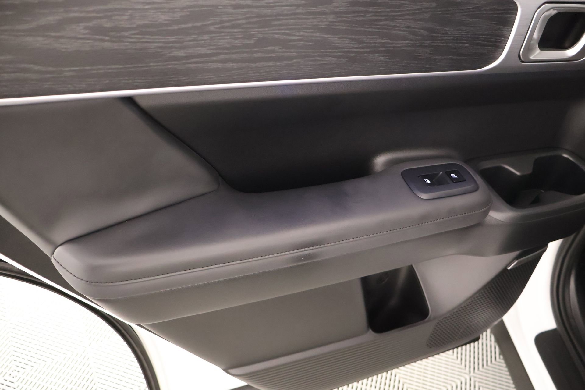 Certified 2025 Hyundai Santa Fe Limited image 18