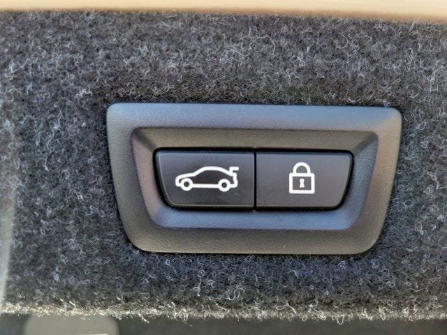 Used 2021 BMW 530i w/ M Sport Package RWD image 7
