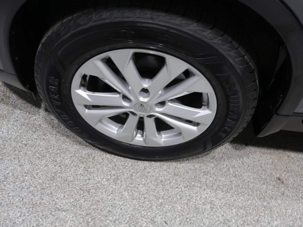 Used 2016 Nissan Rogue SV w/ SV Premium Package AWD/4WD image 10