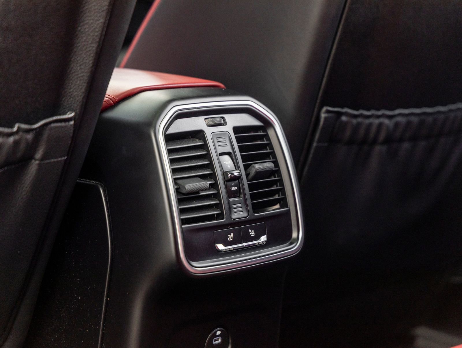 Used 2020 Porsche Macan image 38