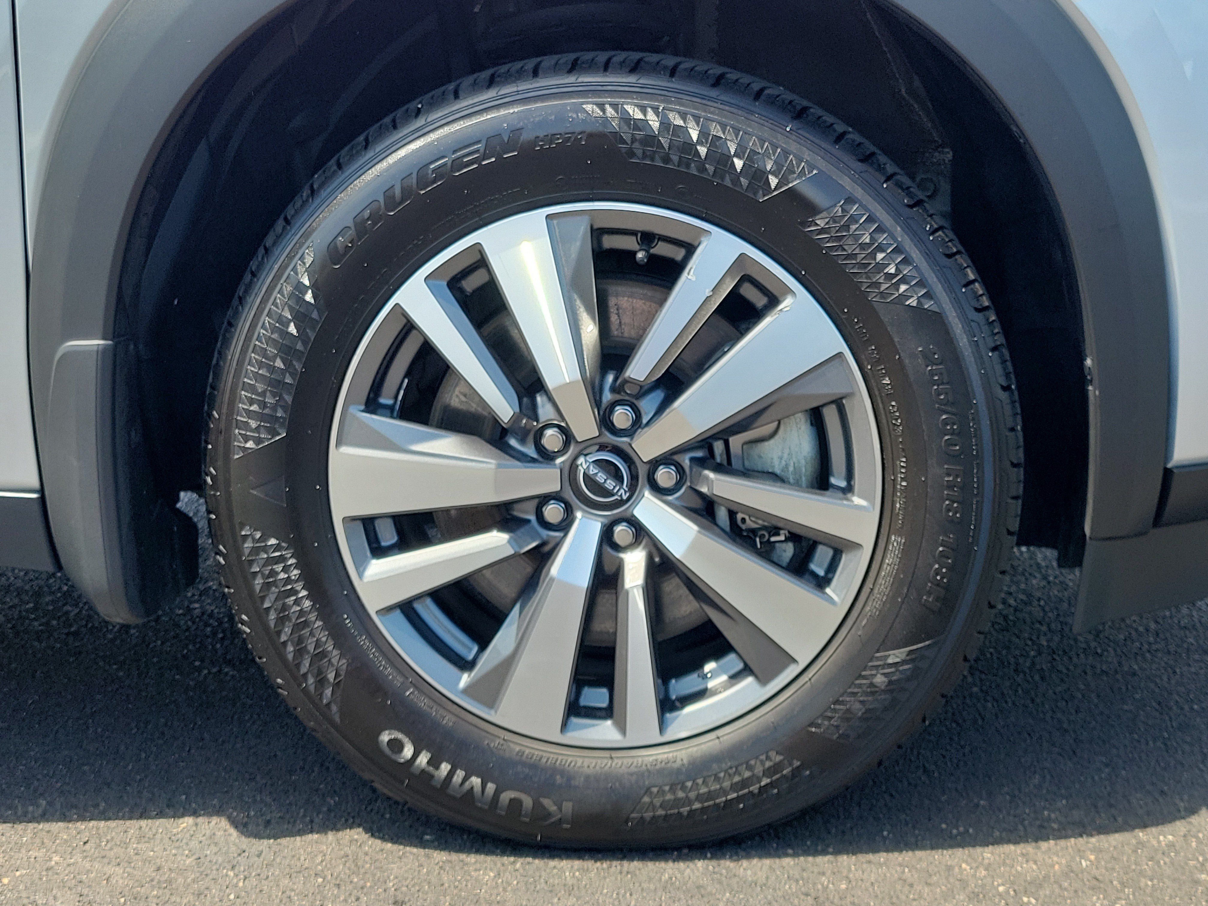 Certified 2024 Nissan Pathfinder SL w/ Black Appearance Package AWD/4WD image 5