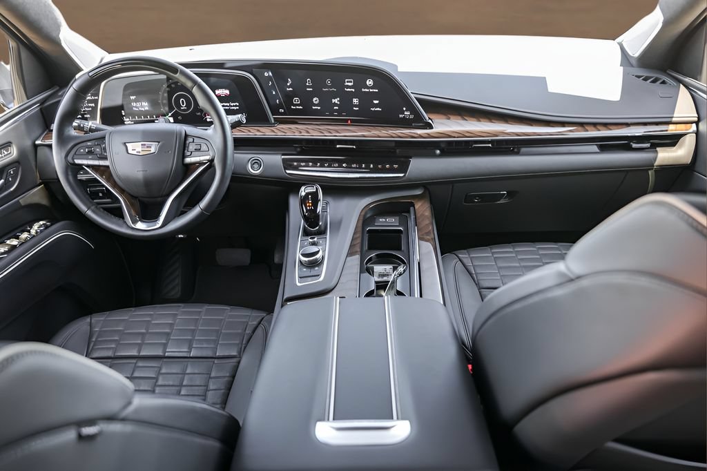 Used 2023 Cadillac Escalade Premium Luxury Platinum AWD/4WD image 27