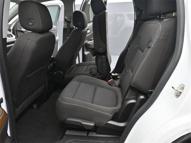 Used 2023 GMC Acadia SLE image 13