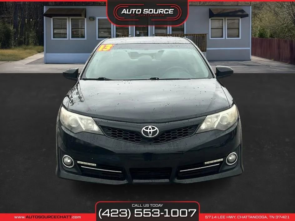 Used 2013 Toyota Camry SE image 2