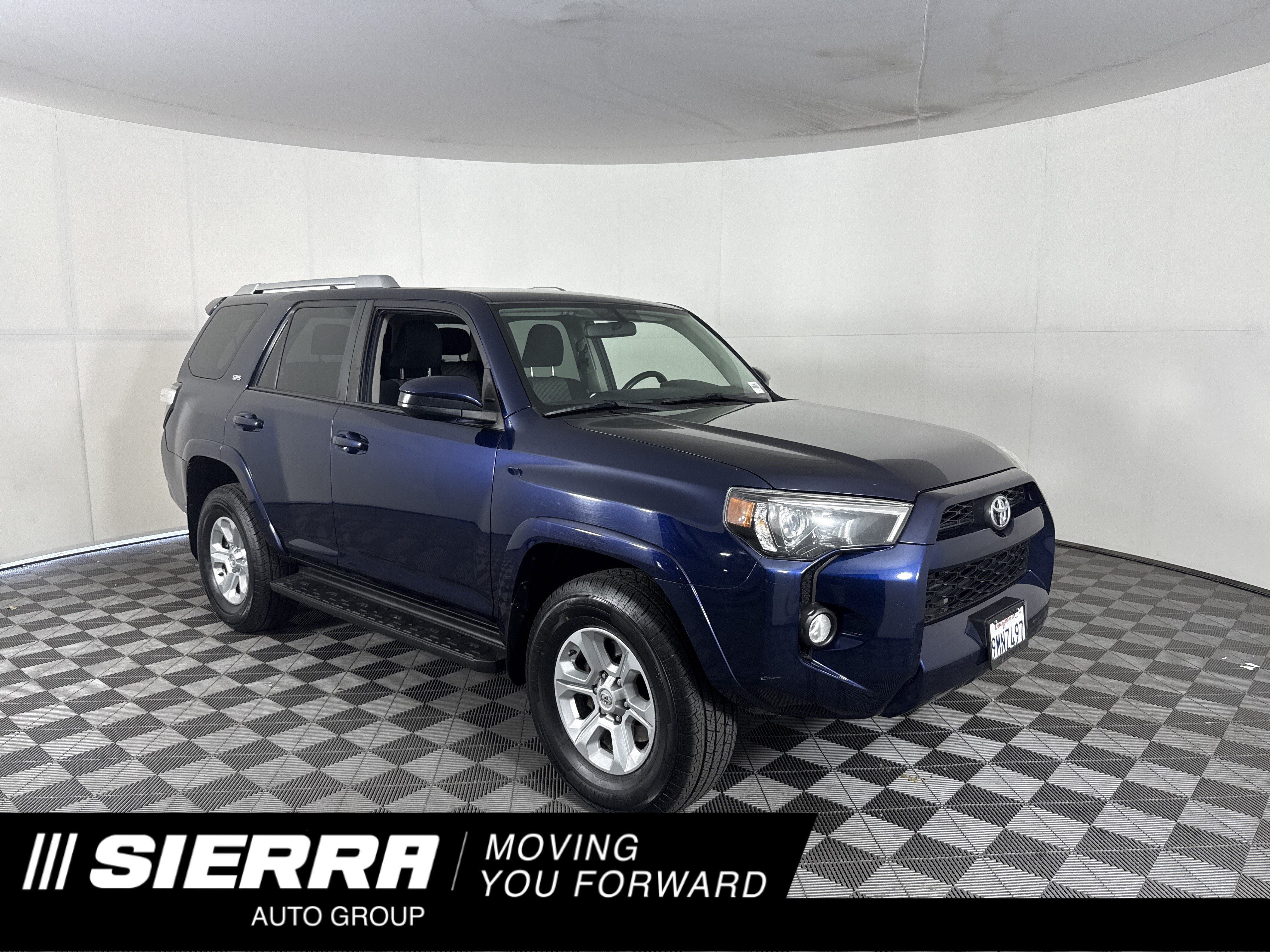 Used 2017 Toyota 4Runner SR5 AWD/4WD image 1