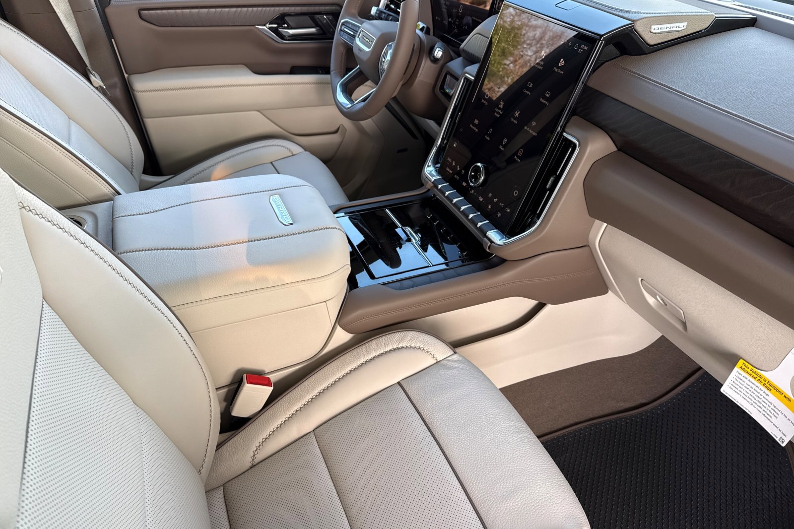 New 2026 GMC Yukon XL Denali w/ Denali Reserve Package image 19