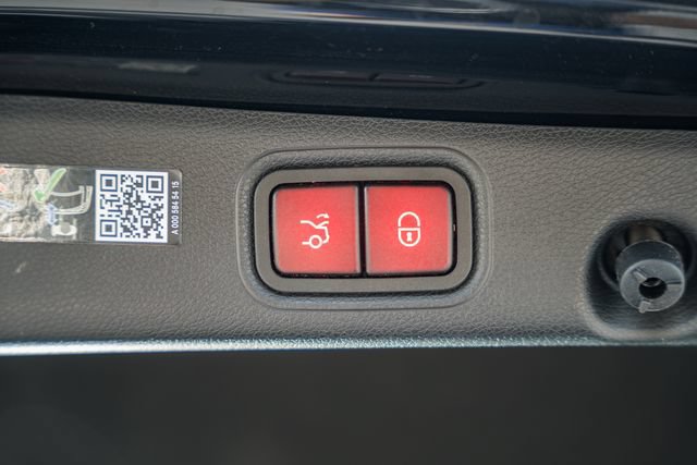 Used 2023 Mercedes-Benz E 350 4MATIC Sedan image 11