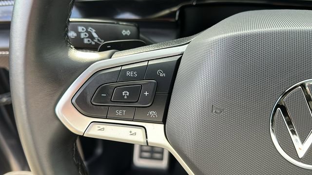 Used 2024 Volkswagen Atlas Cross Sport SEL R-Line image 13