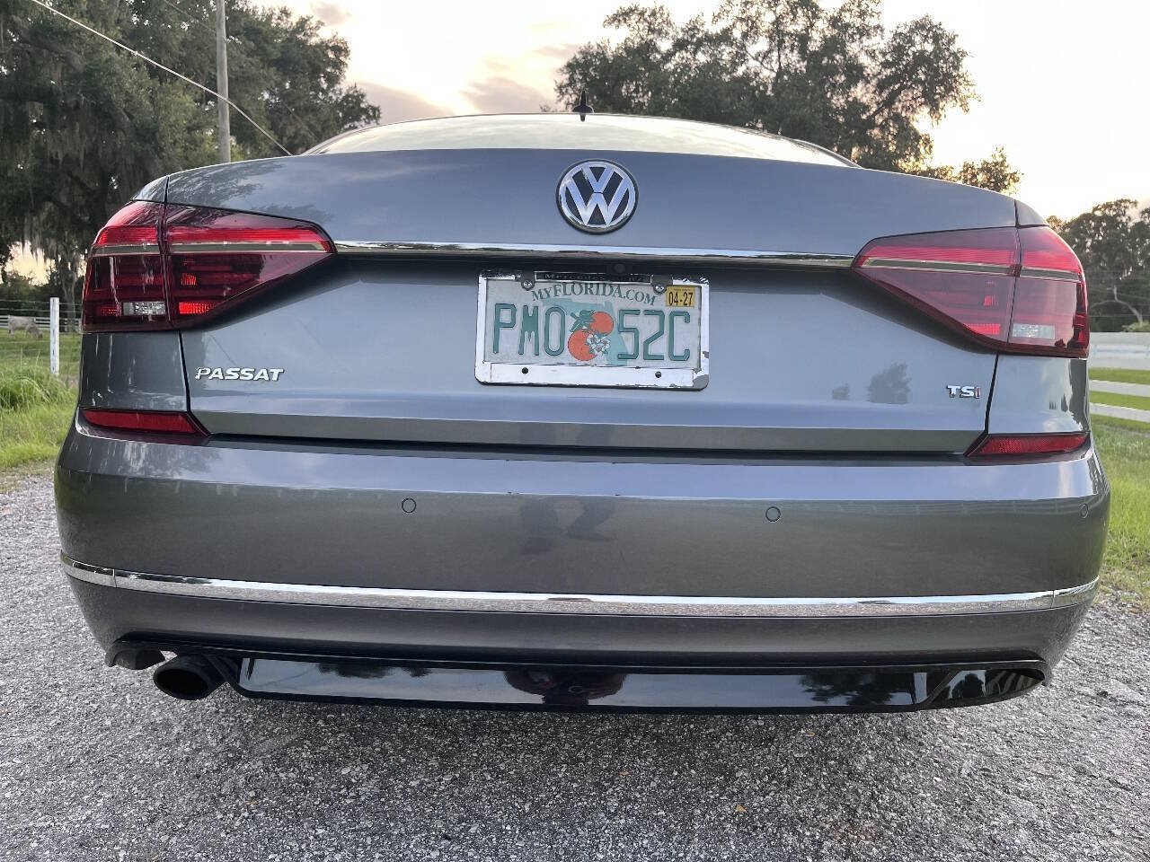 Used 2019 Volkswagen Passat 2.0T SE R-Line FWD image 9