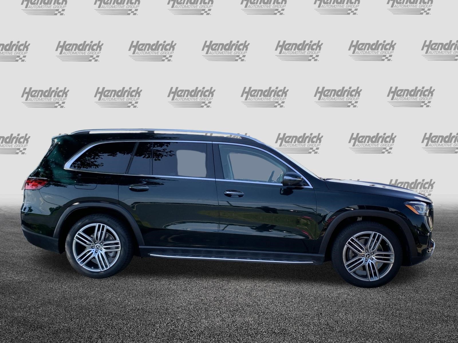 Used 2025 Mercedes-Benz GLS 450 4MATIC image 11