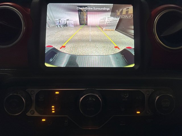 Used 2023 Jeep Gladiator Rubicon w/ LED Lighting Group image 12