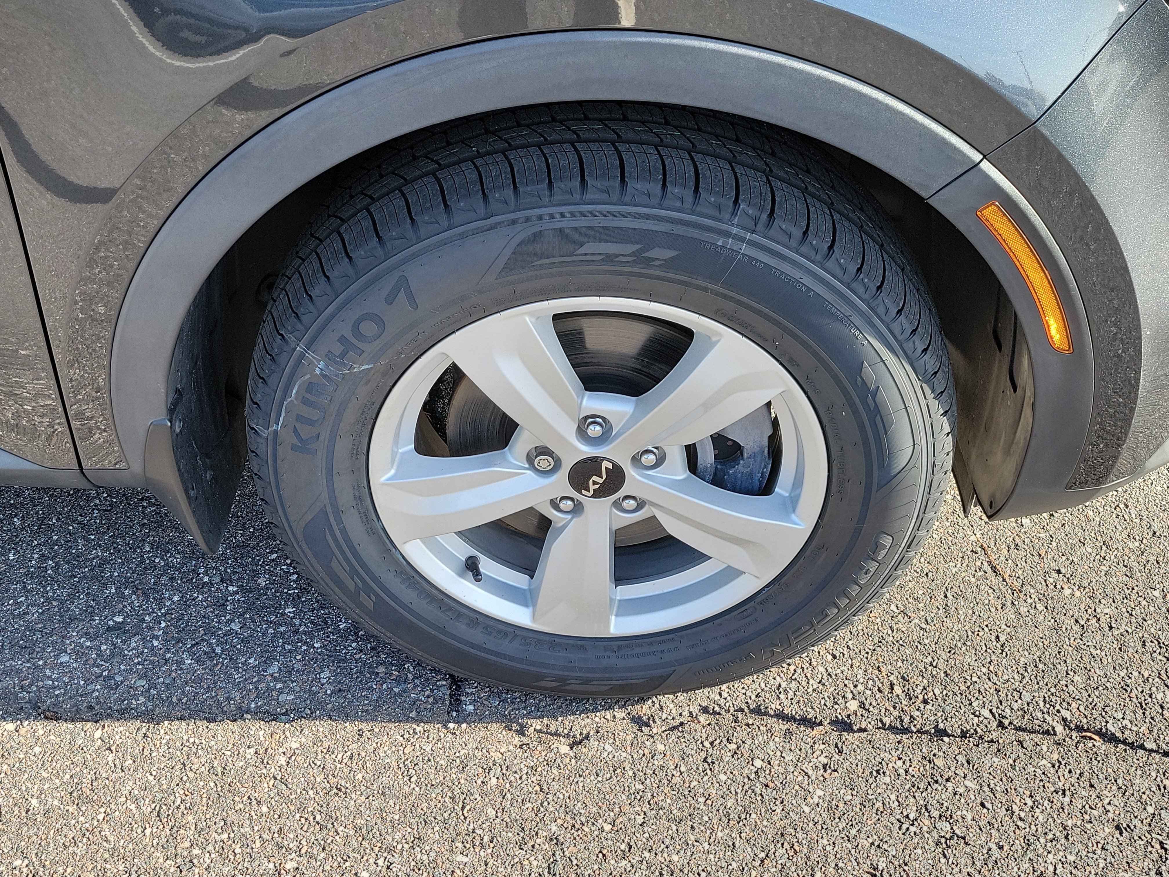 Certified 2022 Kia Sorento LX FWD image 40