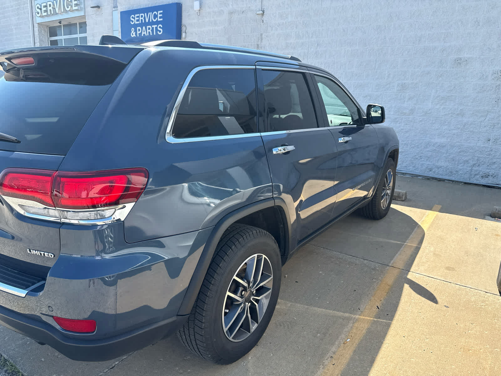 Used 2020 Jeep Grand Cherokee Limited AWD/4WD image 5