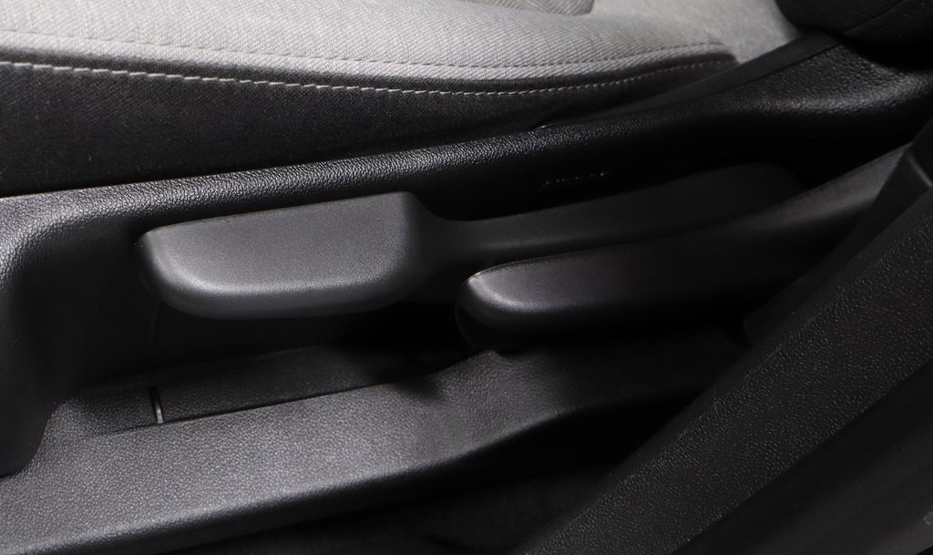 Used 2022 Chevrolet Equinox LS image 21