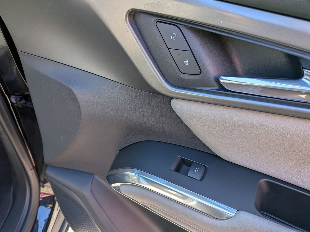 Certified 2025 Chevrolet Traverse LT image 29