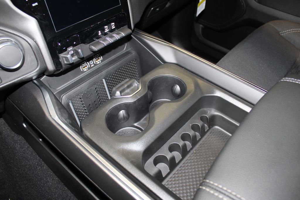 New 2026 RAM 1500 4x4 Crew Cab image 19