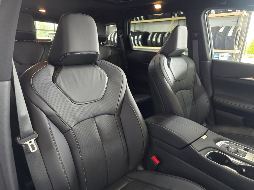 New 2025 INFINITI QX60 Luxe w/ Black Edition image 31
