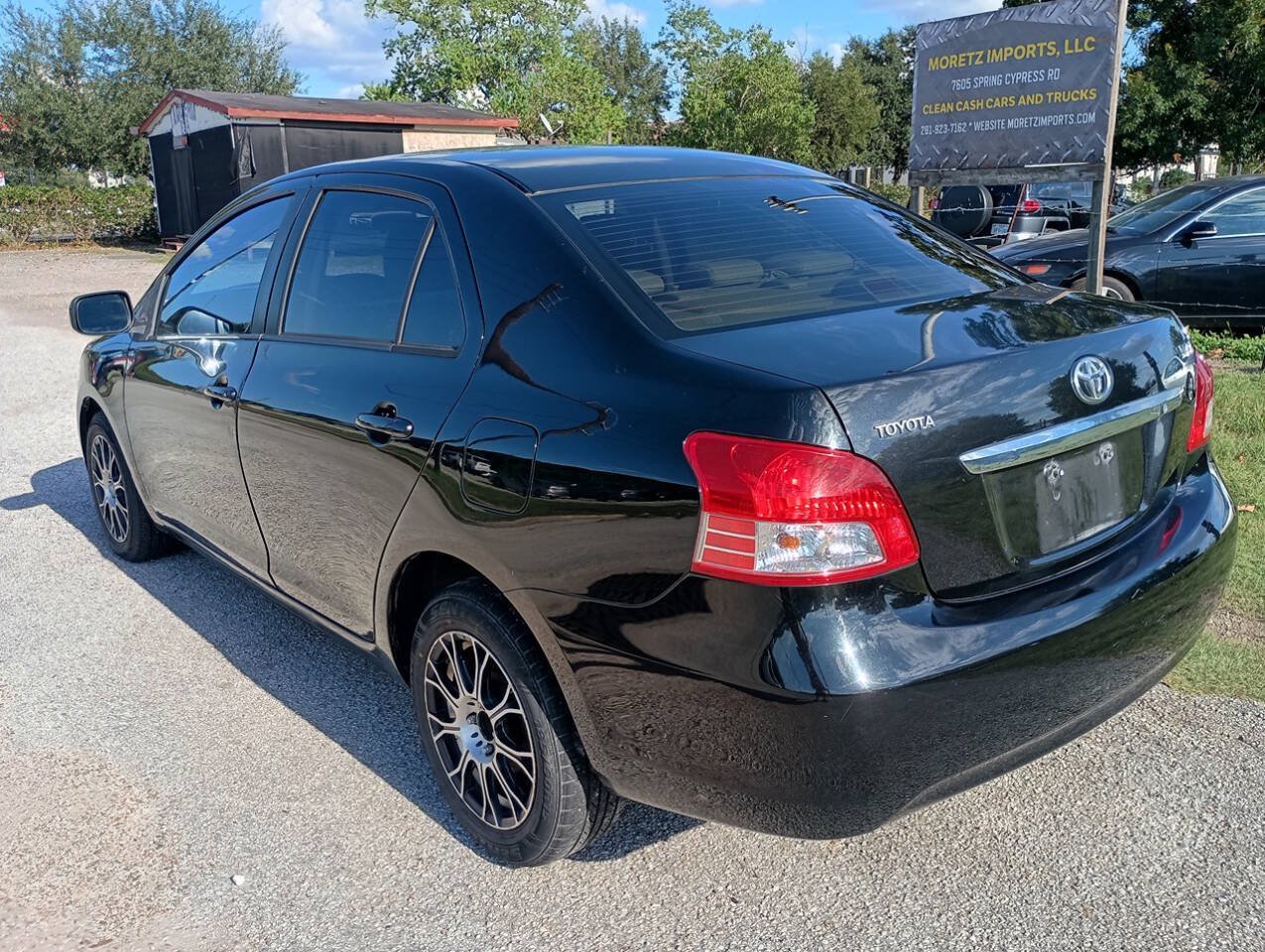 Used 2009 Toyota Yaris Sedan FWD image 3