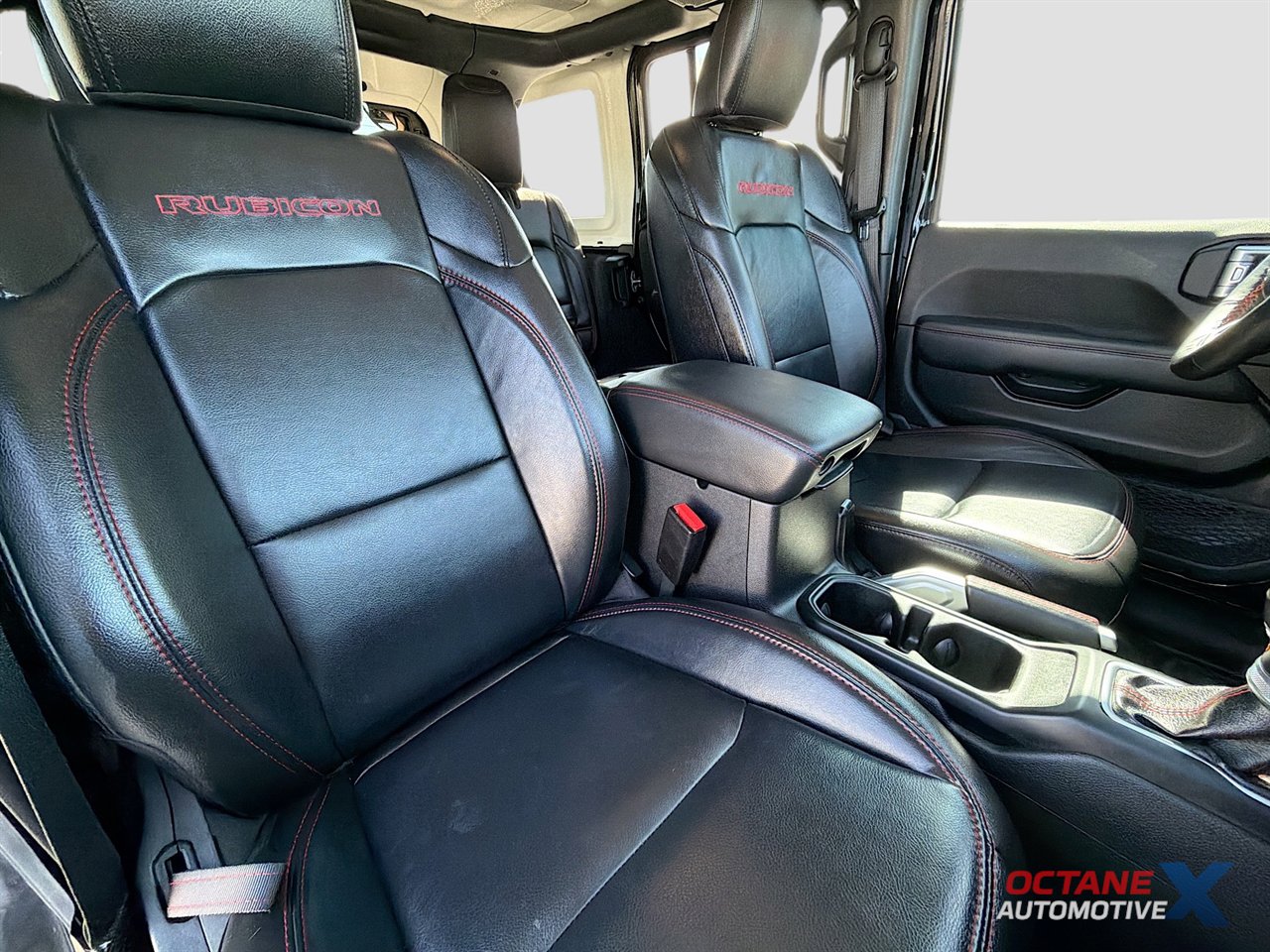 Used 2022 Jeep Wrangler Unlimited Rubicon w/ Dual Top Group AWD/4WD image 29
