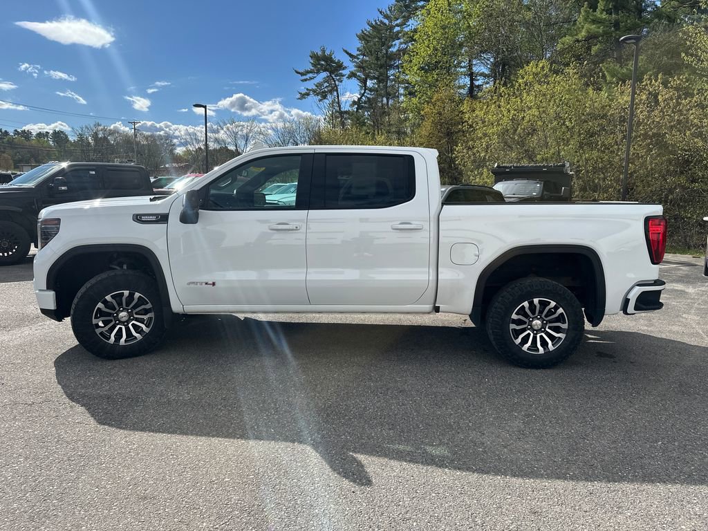 Used 2022 GMC Sierra 1500 AT4 w/ AT4 Preferred Package AWD/4WD image 2